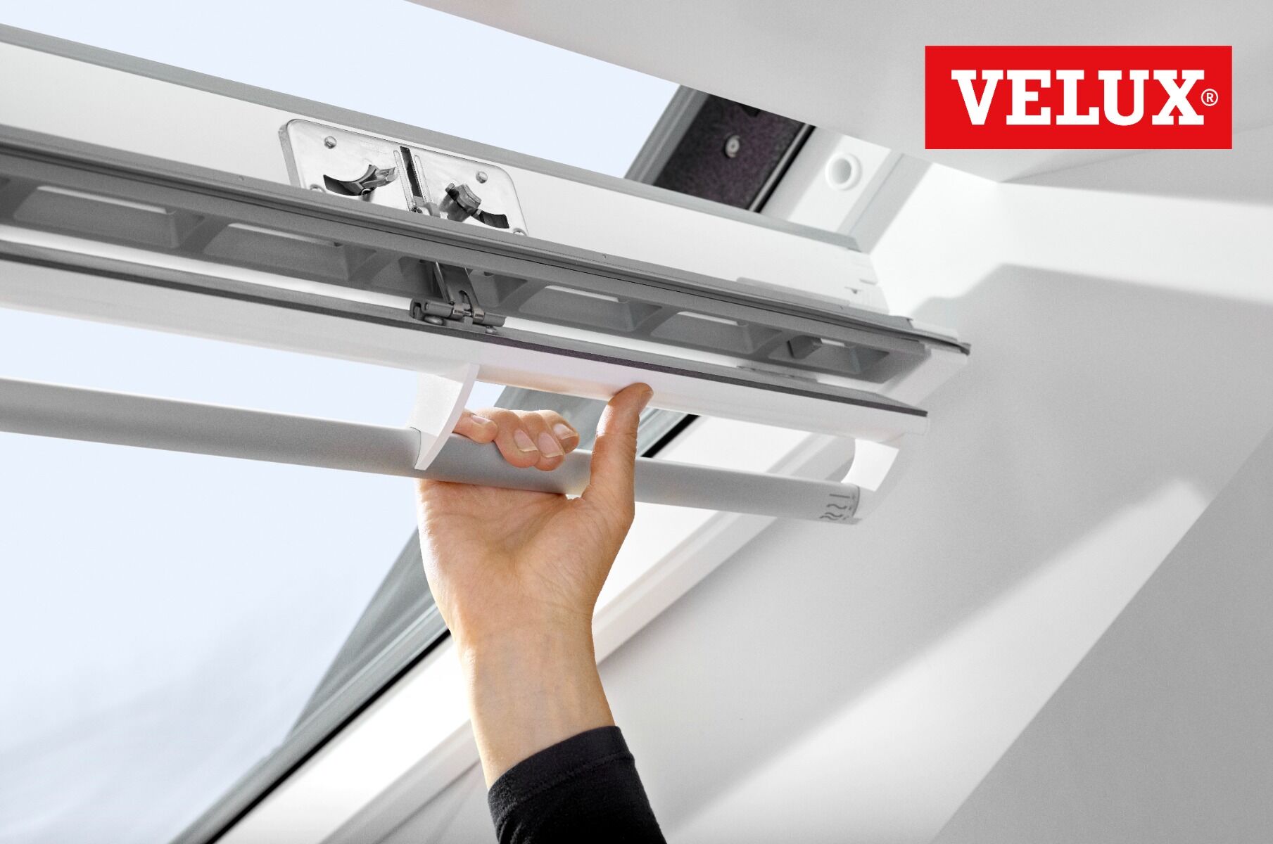 Velux Tuimelvenster GGL CK02 2070 - 550 x 780 wit gelakt Veiligheidsglas