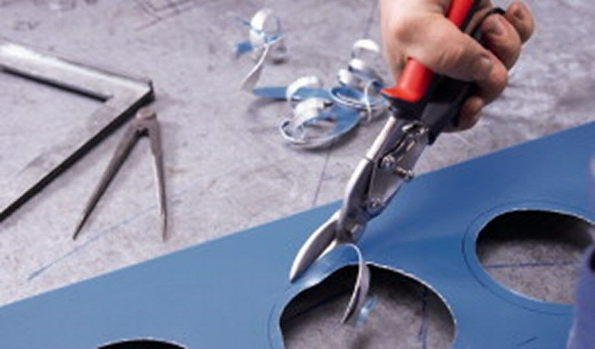 art001842-blikschaar-bessey-links-240-mm2.jpg